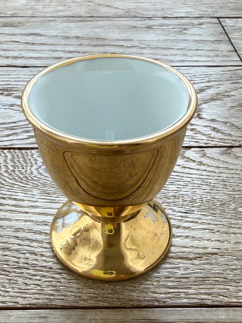 Autre vaisselle: Goldiger Eierbecher – D'occasion à Luzern par Mamutpe
