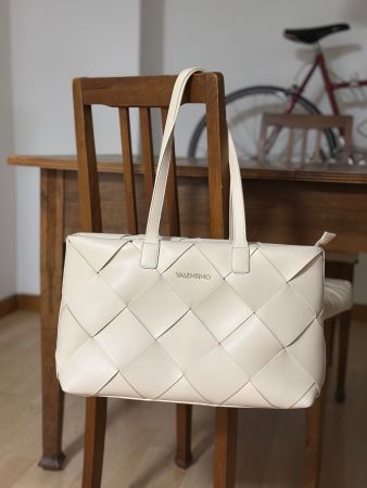 NEU: Original Valentino Handtasche, weiss/flecht
