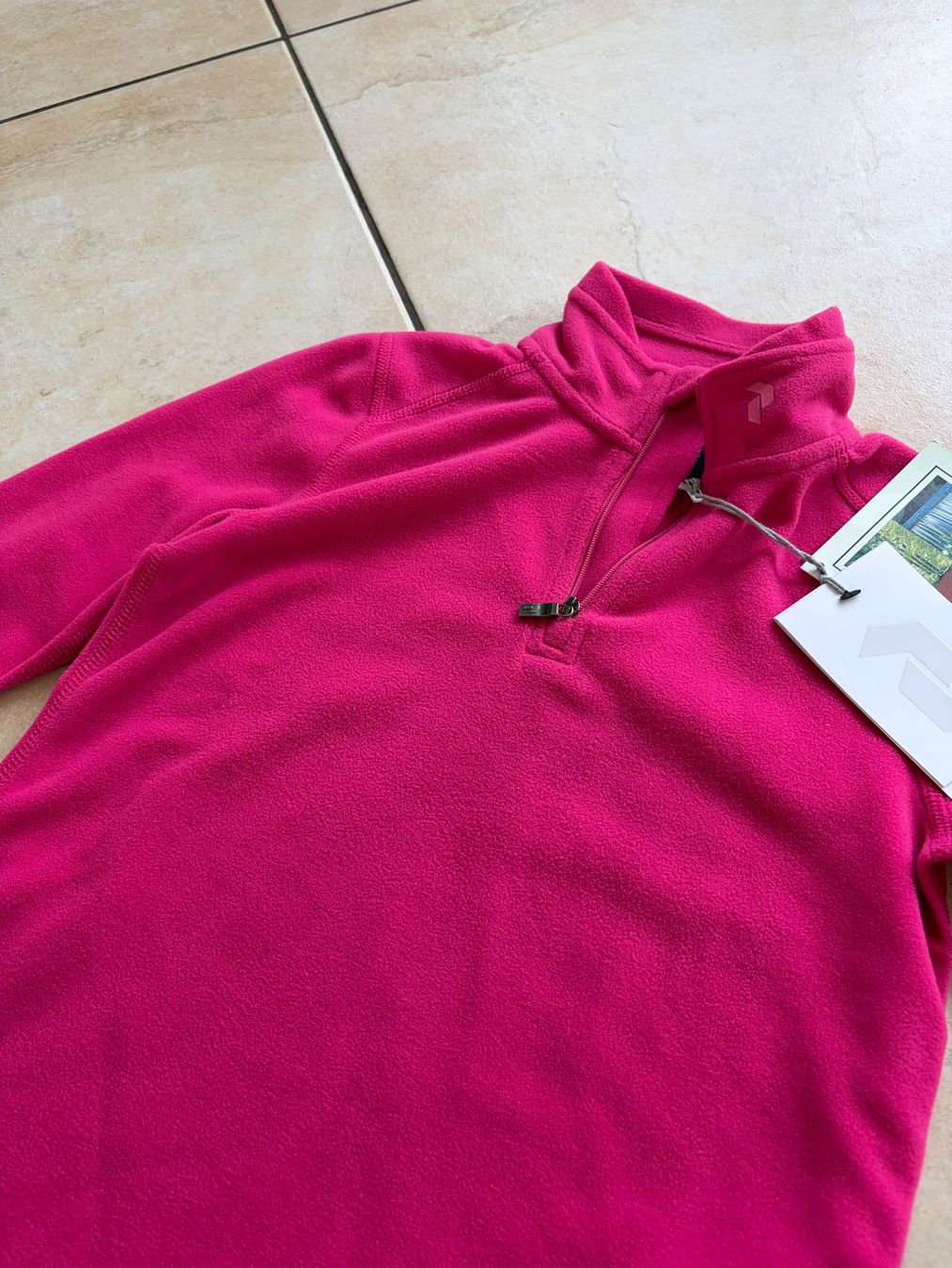 Peak Performance Pulls et sweat-shirts: Peak Performance Mädchen Fleecepullover 120cm und Kappe NEU – D'occasion à Brüttisellen par Fabiii.st 2