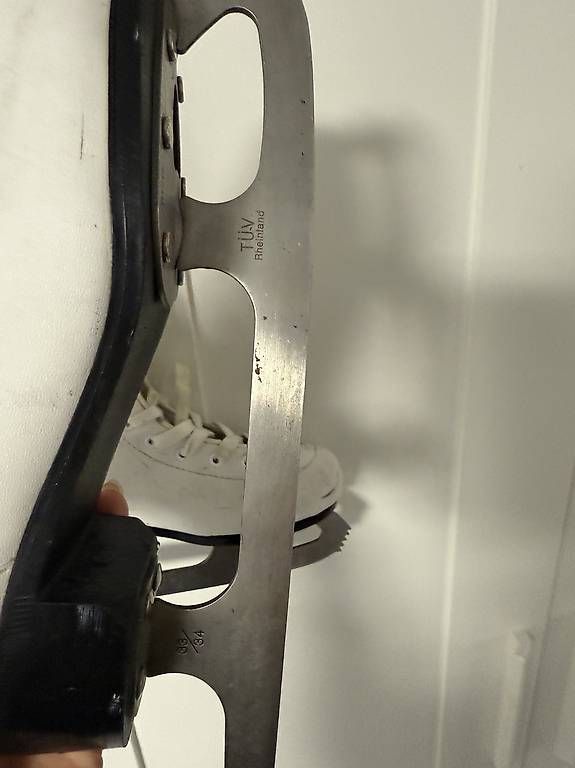 Pattini da ghiaccio: Schlittschuhe 33/34  – Usato da Riehen venduto da IvoC02 2