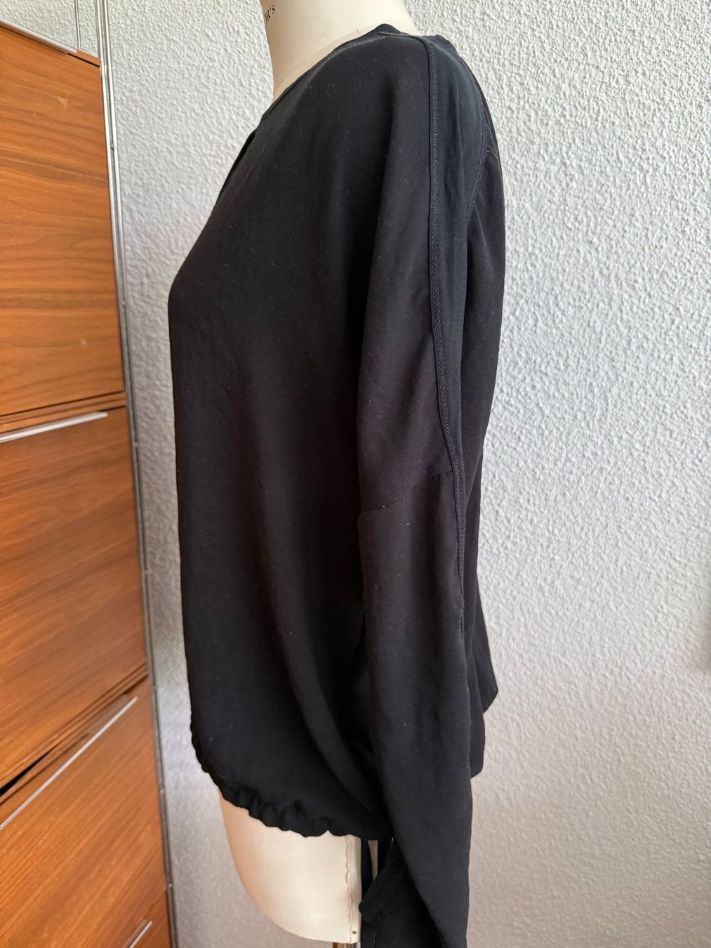Marc Cain Camicette: Marc Cain schwarze Bluse Grösse 40 N4 – Nuovo (secondo la descrizione) da Kirchdorf AG venduto da coco123 3