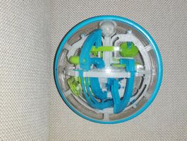 Boule 3D, jeu d'adresse Perplexus (8+)