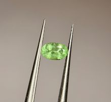 Ab 1 Fr. - 0.37 ct natürl. Tsavorit unbehandelt - selten