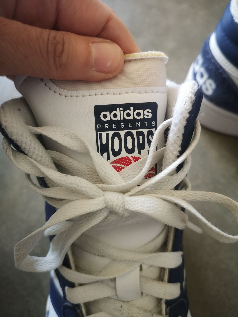 Adidas Scarpe da uomo: Adidas HOOPS Gr. 42,5 (US 9) – Usato da Bachenbülach venduto da magic.fly 2