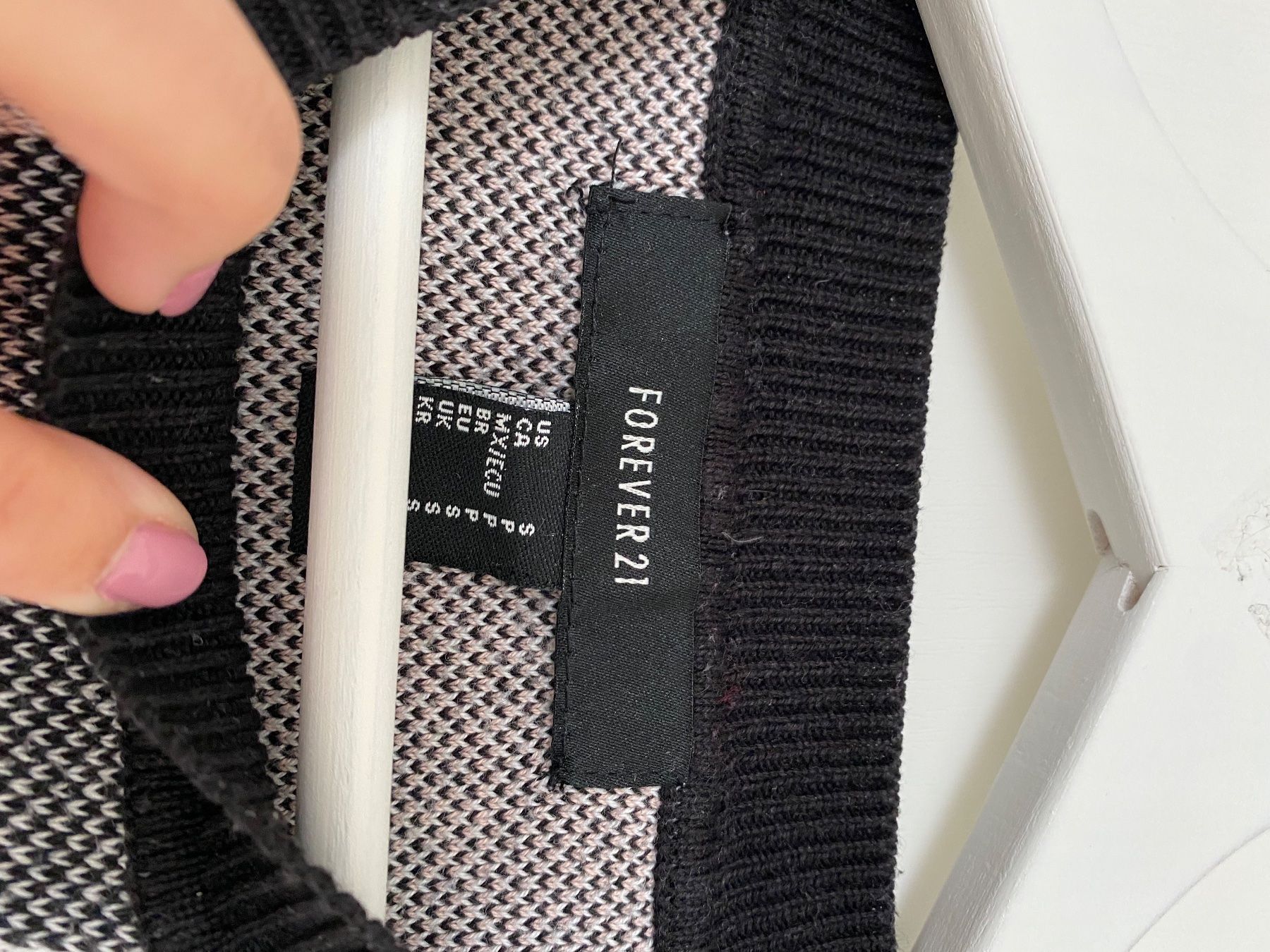 Maglioni & Felpe: Forever 21 sweater, size S, very good condition – Usato da Zürich venduto da yae56 1