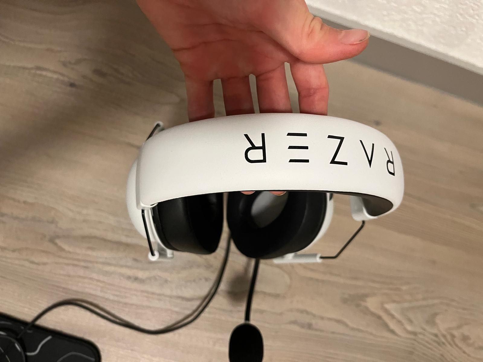 Monitore: Bundle PC Bildschirm, Maus, Tastatur,Headset, 2 Mausmatten – Gebraucht aus Wangenried von Laedi4 2