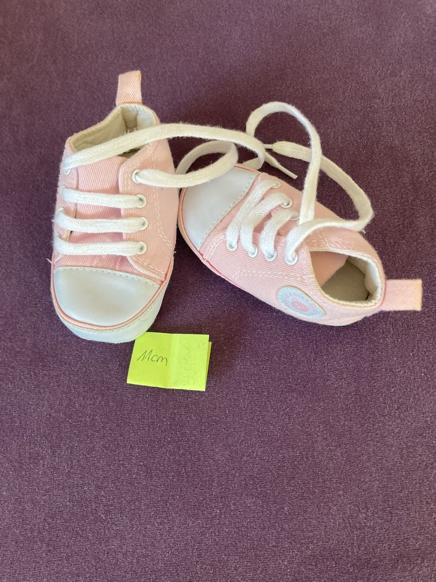 Scarpe per ragazzi: Newborn Schuhe Sneakers Mädchen – Usato da Wiler b.Utzenstorf venduto da Verkauf333