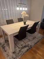 2 Esstische zu verkaufen inkl stühle
