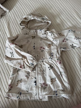 Leichte Frühlingsjacke mit Blumenmuster für Mädchen, Gr. 116