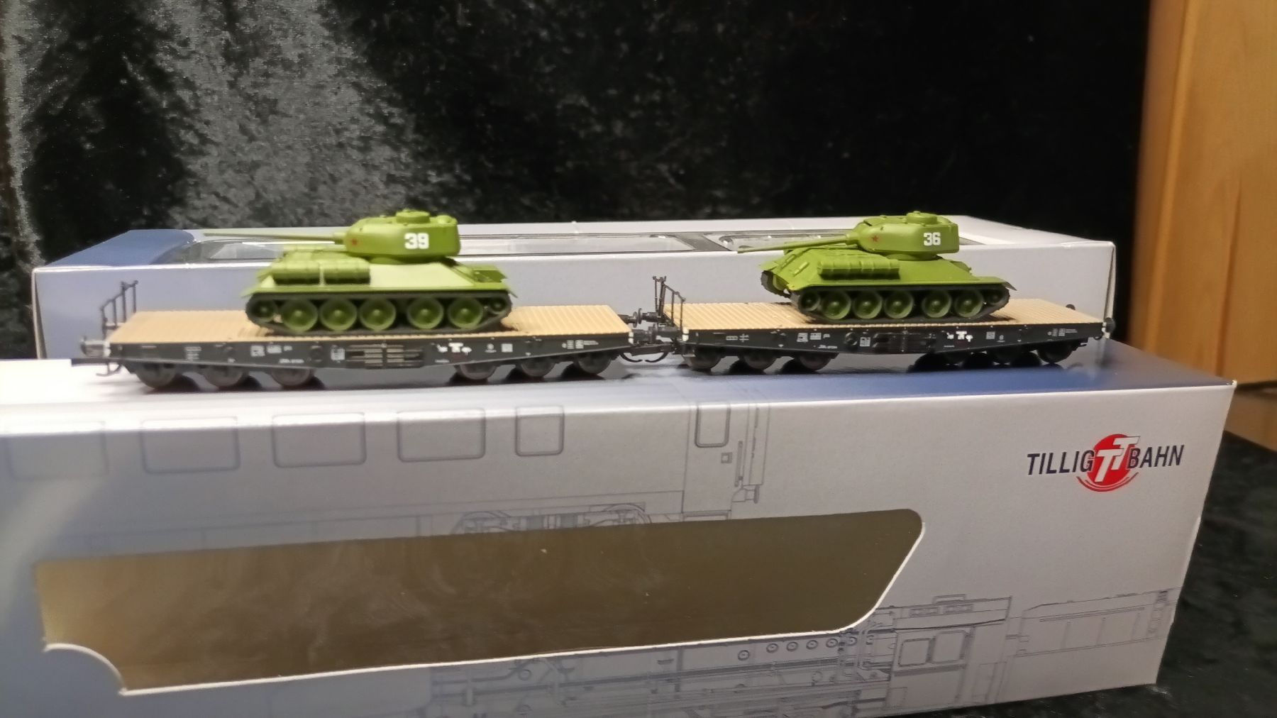 Tillig Modellini di ferrovie: Panzertransportset TT – Nuovo e nell'imballaggio originale da Conters venduto da dave_freak
