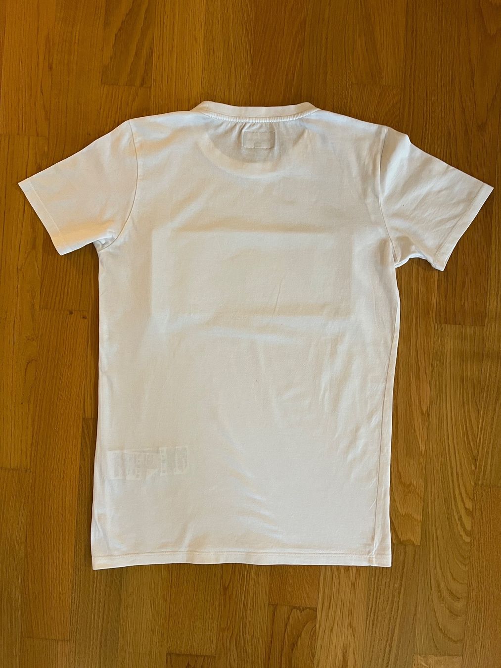 Armani Hemden, T-Shirts & Polos: T-shirt Armani 166 – Gebraucht aus Cologny von PEACEANDLOVE 1