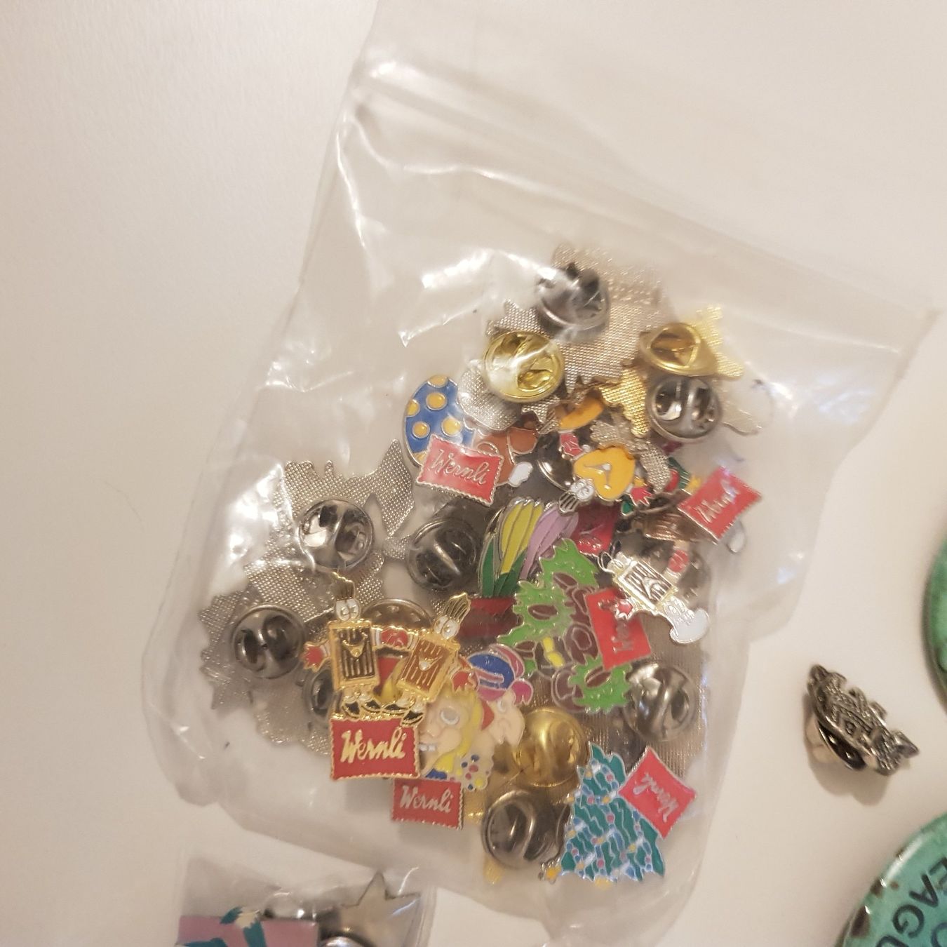 Plaketten & Abzeichen: Konvolut Anstecker Pins – Gebraucht aus Münchenstein von 2DGames 7