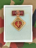 Medaille Aktivist der sozialistischen Arbeit, Variante 1