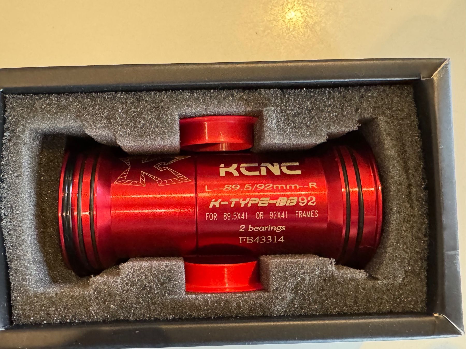 Pezzi di ricambio: Boîtier de pédalier KCNC Press Fit BB90 – Nuovo e nell'imballaggio originale da Lausanne venduto da vmitch64 2