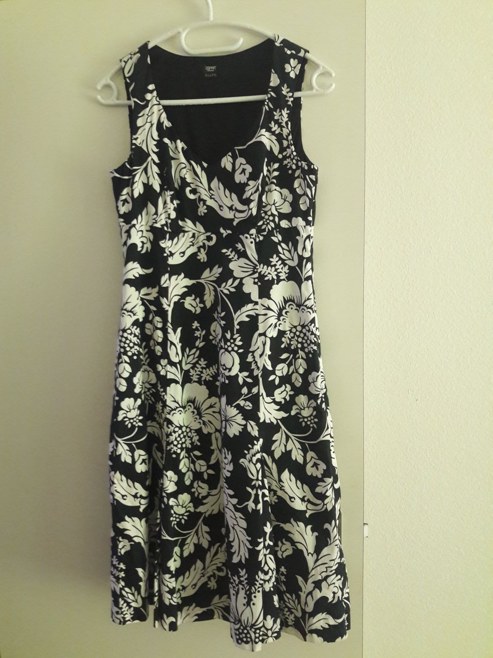 Esprit Kleider: KLEID - 34 - ESPRIT Collection - Schwarz/Weiss – Gebraucht aus Luzern von miocarobabbonetoscan 4