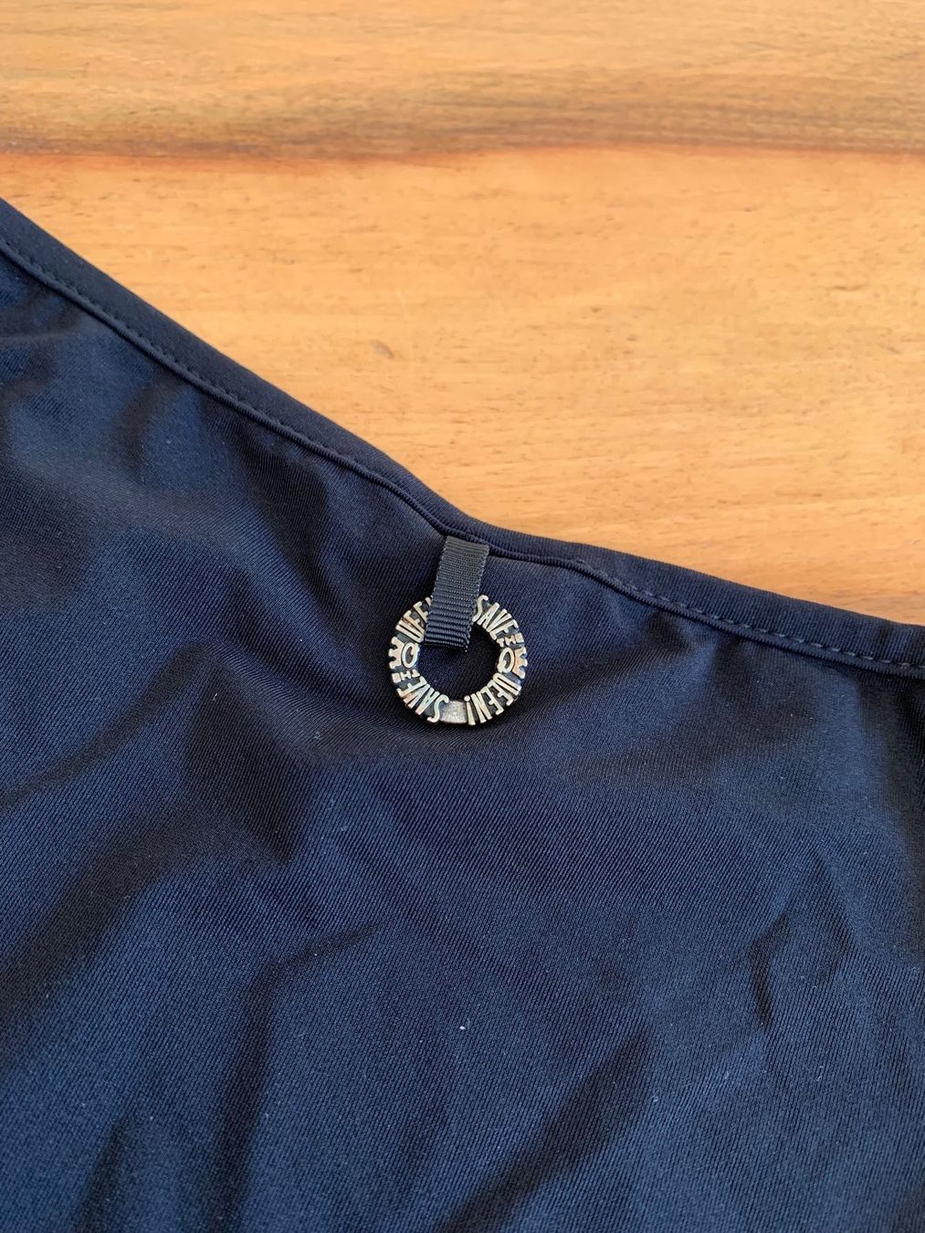 Vestiti: SAVE THE QUEEN schwarzes Basic Kleid Gr. L – Usato da Meiringen venduto da snahhanssnah 3