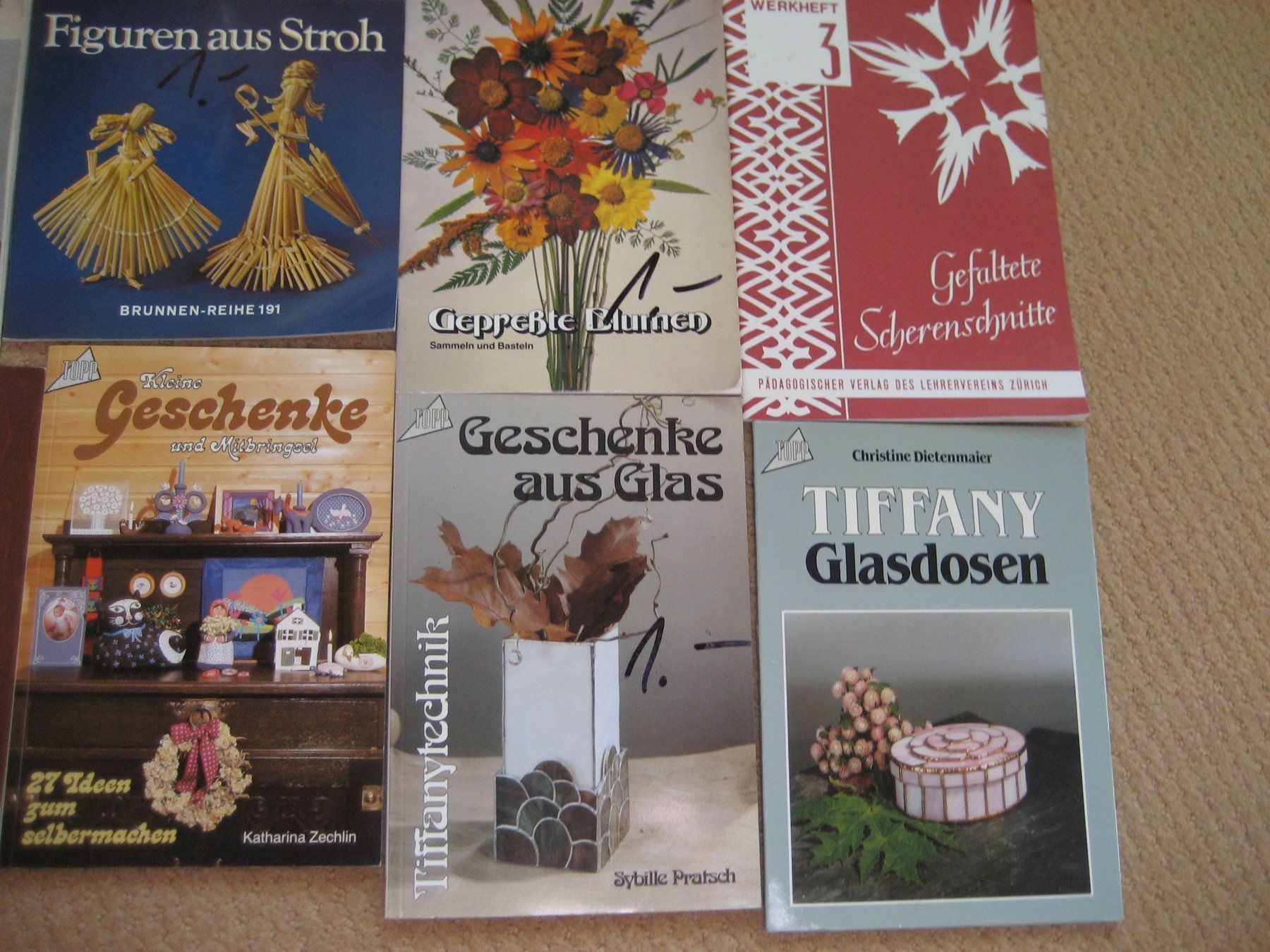 Libri: 9 verschiedene Bastelbücher – Usato da Wettswil venduto da paradores 2