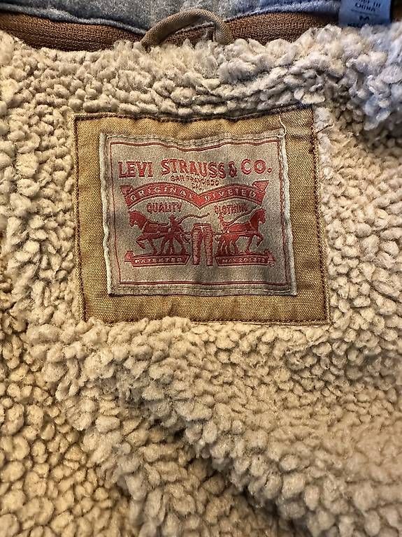 Jacken: Veste Levi'S – Neu und originalverpackt aus La Chaux-de-Fonds von dev_rv6d 2