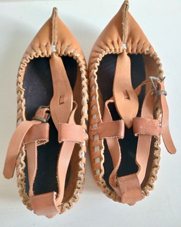 Leder Barefoot Schuhe / Volkstanz Tsarvuli / Hausschuhe – 39