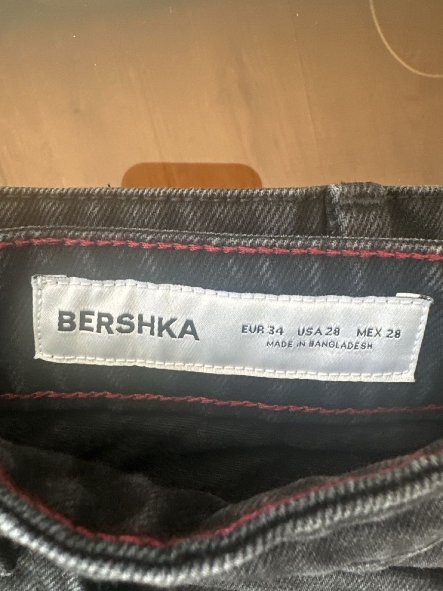 Bershka Pantaloni: Jeans Bershka – Usato da Founex venduto da reb_fws9 1
