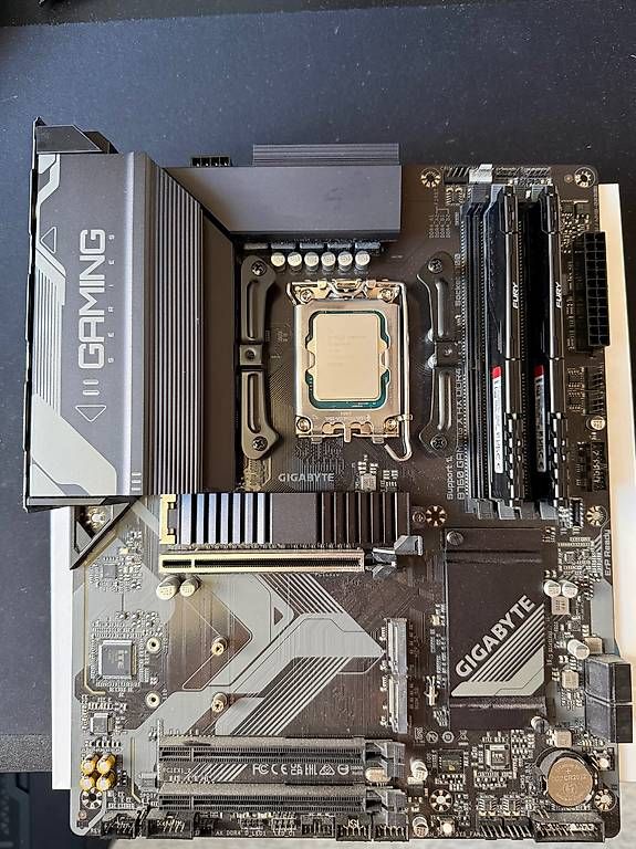 Intel PCs: Mainboard/CPU/RAM/CPU Kühler System – D'occasion à Romanshorn par gia_kb75