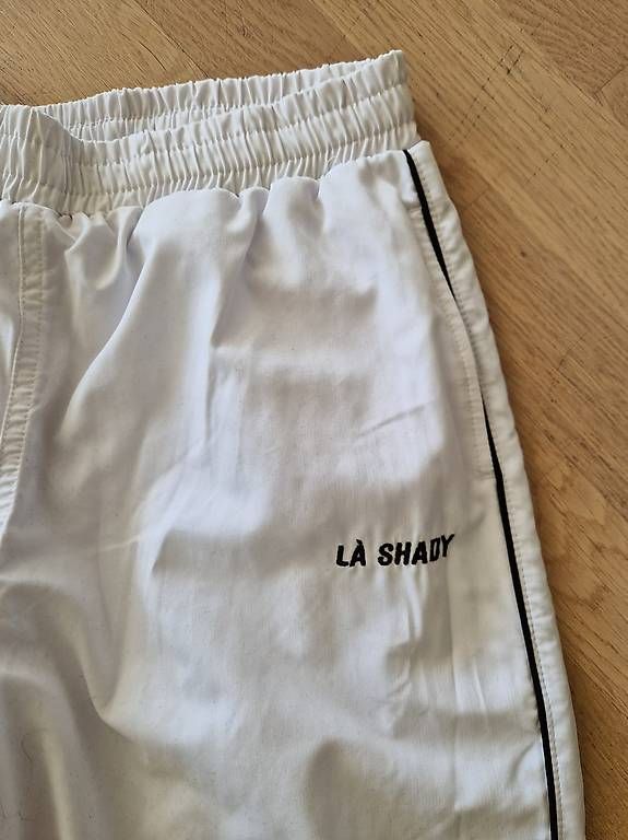 Pantaloni: La Shady Trainerhose – Usato da Adligenswil venduto da Nesberto