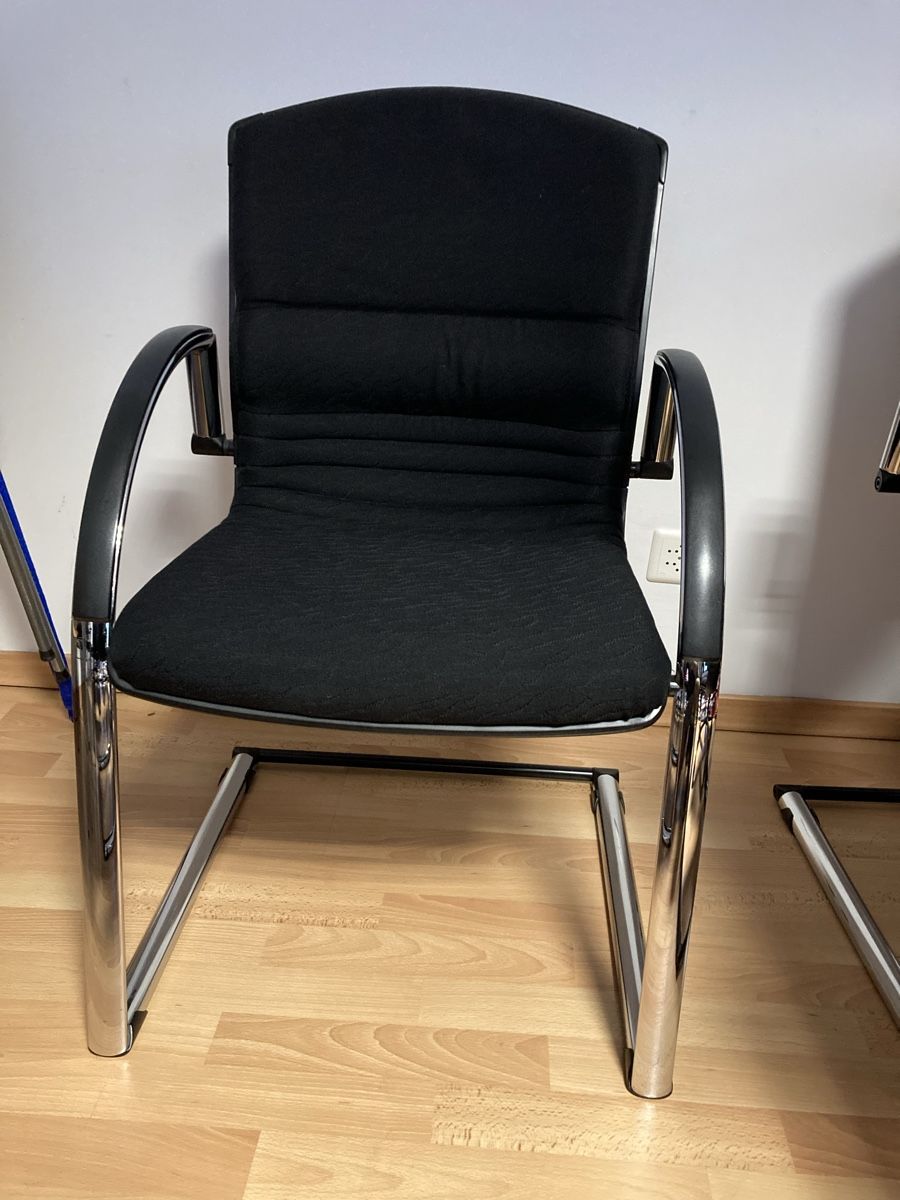Giroflex Sedie: 8 x Giroflex  Freischwinger – Usato da Full-Reuenthal venduto da Firu
