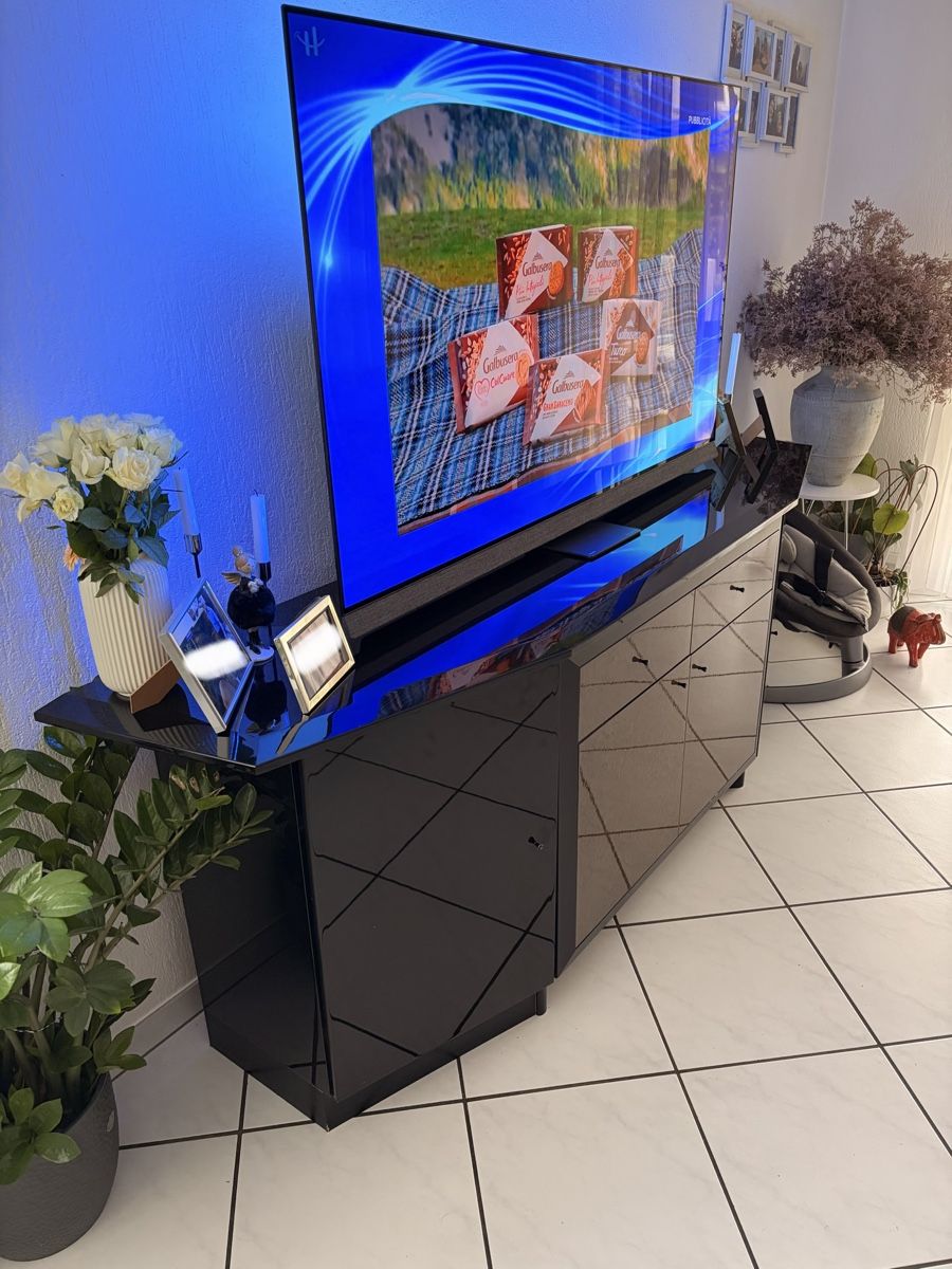 Mobili TV: Edles TV-Lowboard Schwarz-Hochglanz – Usato da Niederwangen BE venduto da Swiss_Buyer7