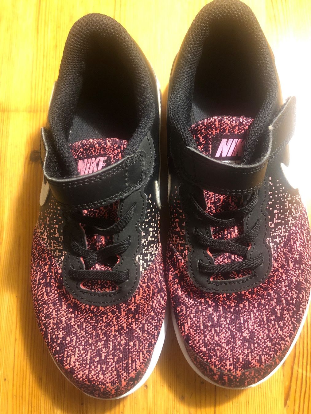 Nike Scarpe per ragazze: Nike Mädchenturnschuhe 35 – Usato da Lenzburg venduto da IevaS