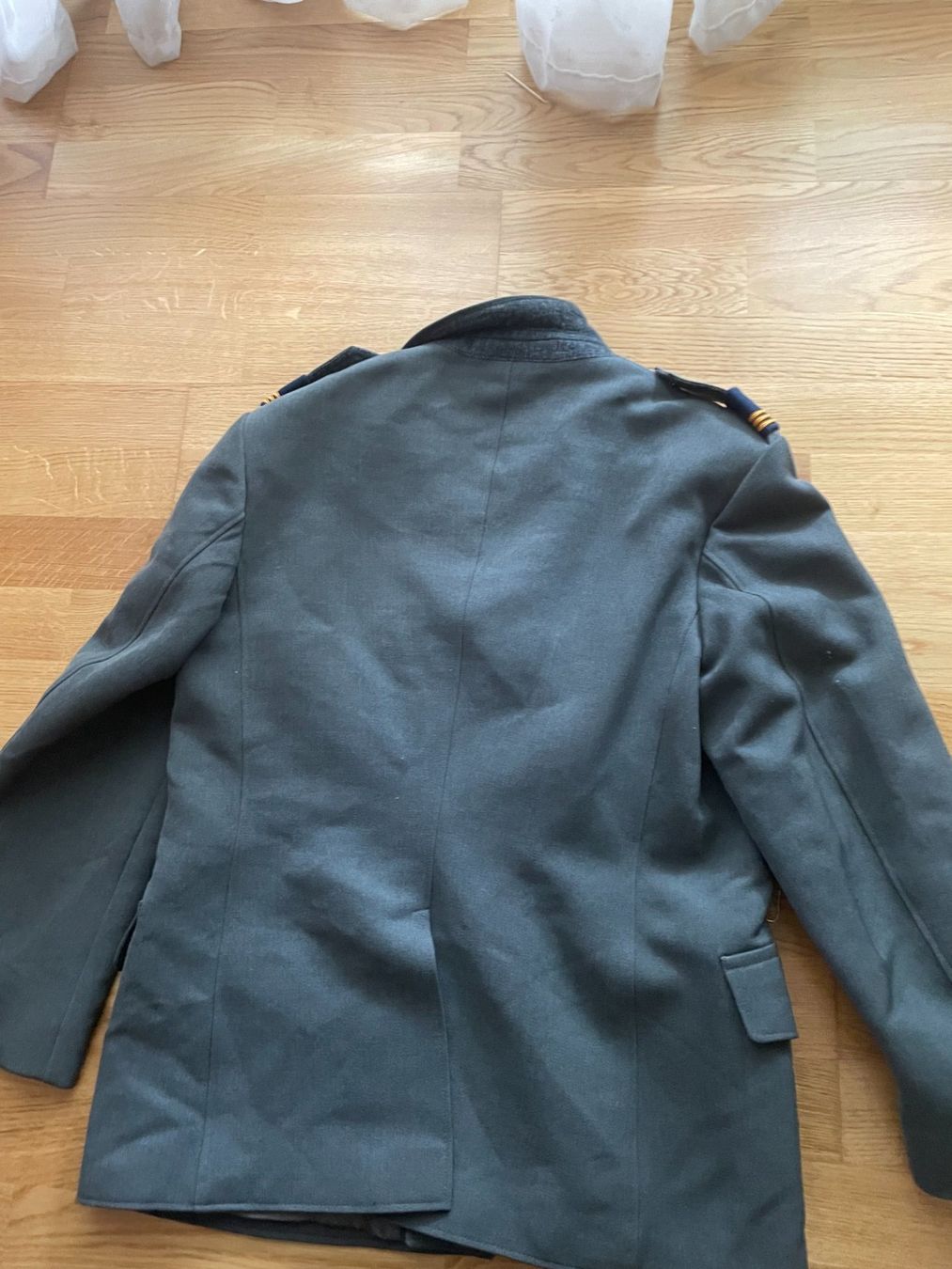 Uniformi: Schweizer Militär-Jacke – Usato da Rapperswil SG venduto da Boadioz 1