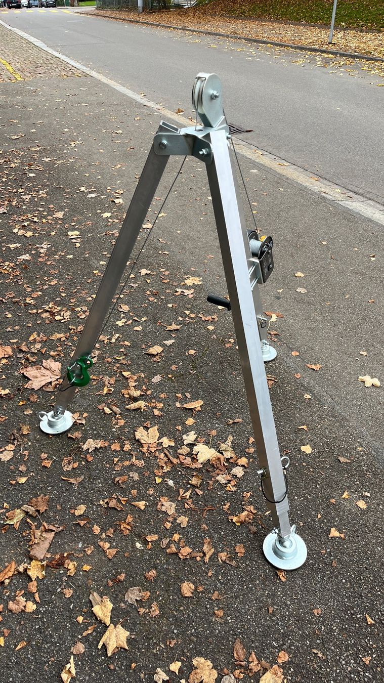 Meili Paranco multiuso: Aluminium-Dreibein DAT-S-200 mit Seilwinde – Nuovo (secondo la descrizione) da Zürich venduto da Macca-Akka 1