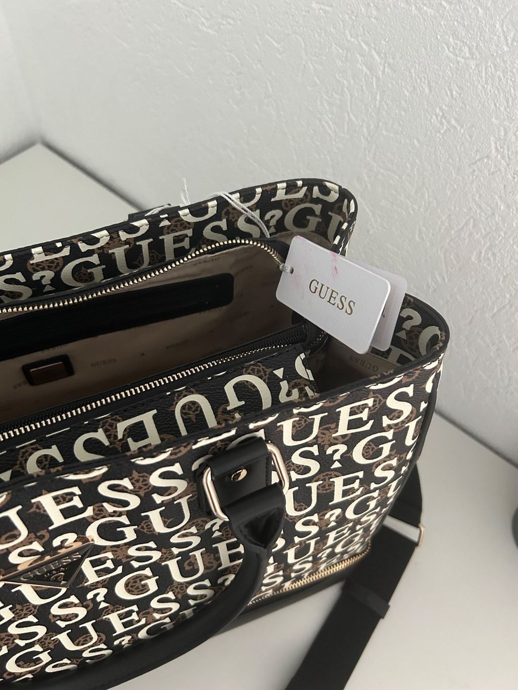 Guess Taschen: Sac de voyage GUESS – Neu und originalverpackt aus Gorgier von ninon1975 2