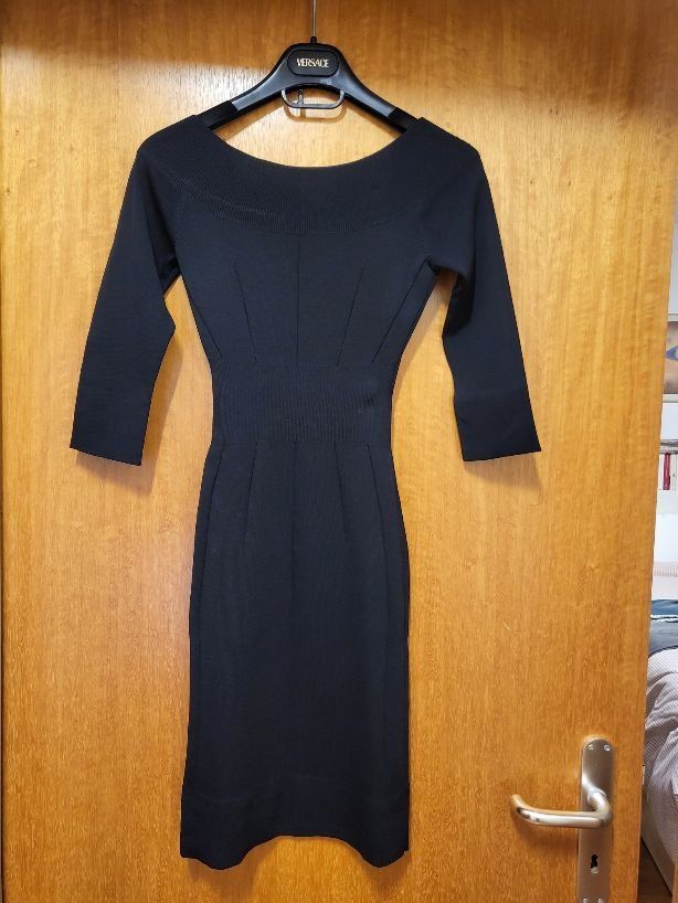 Versace Vestiti: Versace Collection Robe noire en maille - Taille 38/S – Nuovo (secondo la descrizione) da Massagno venduto da car_fj8m
