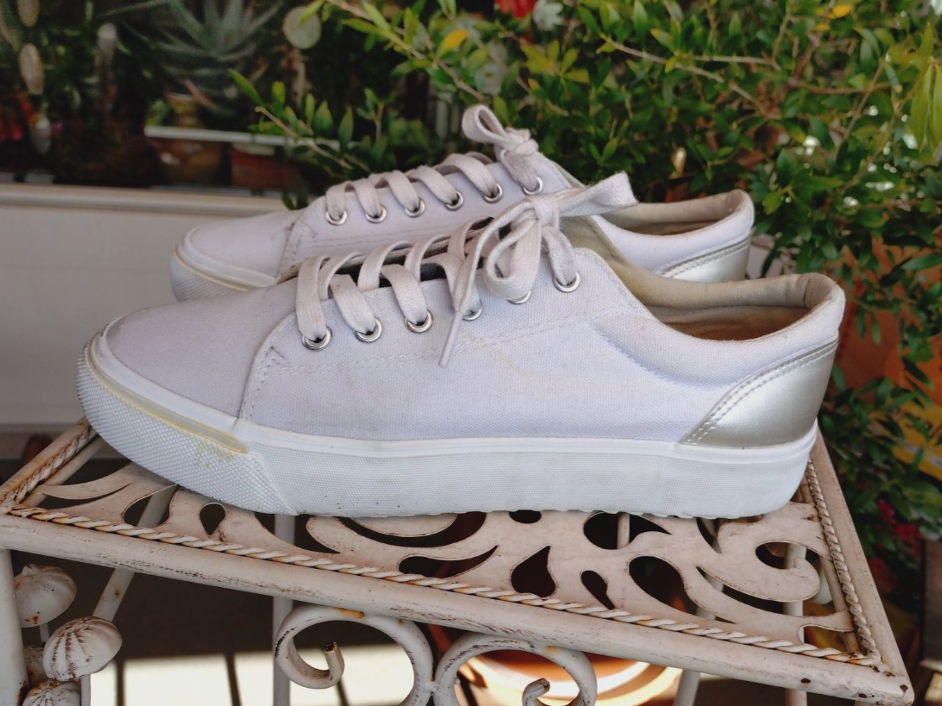 Graceland Damenschuhe: Graceland Sneakers 40, Weiss/Silber – Gebraucht aus Uster von Junipa