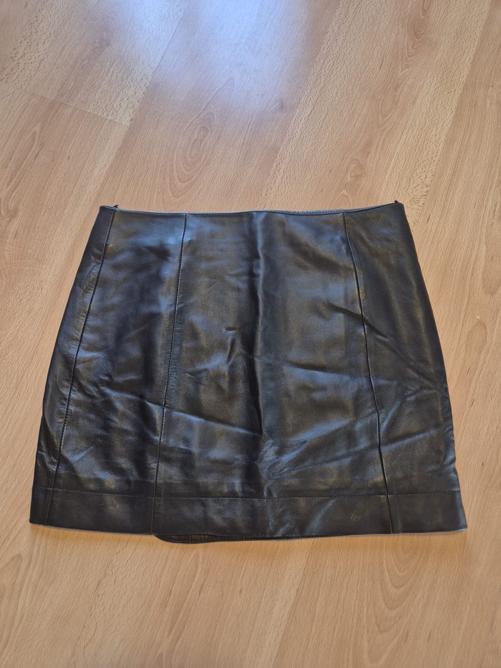 Sezane Jupes: Jupe en cuir noir Sézane, taille 36 – D'occasion à Épalinges par lola_vp_99 6