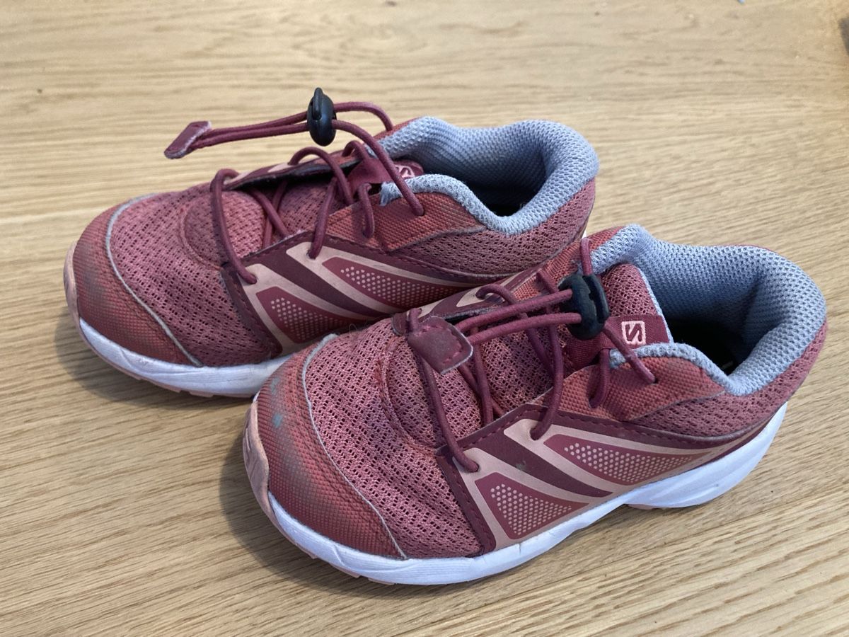 Salomon Scarpe per ragazzi: Trekkingschuhe / Wanderschuhe Salomon Grösse 26 gebraucht – Usato da Oberstammheim venduto da Annatina11