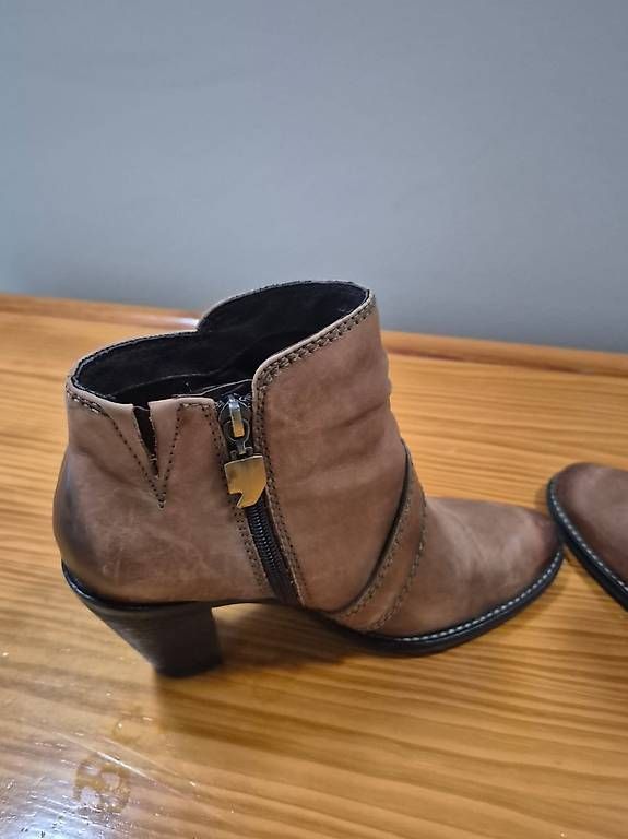 Damenschuhe: Damenstiefeletten. – Gebraucht aus Auenstein von mth_rp5y 1