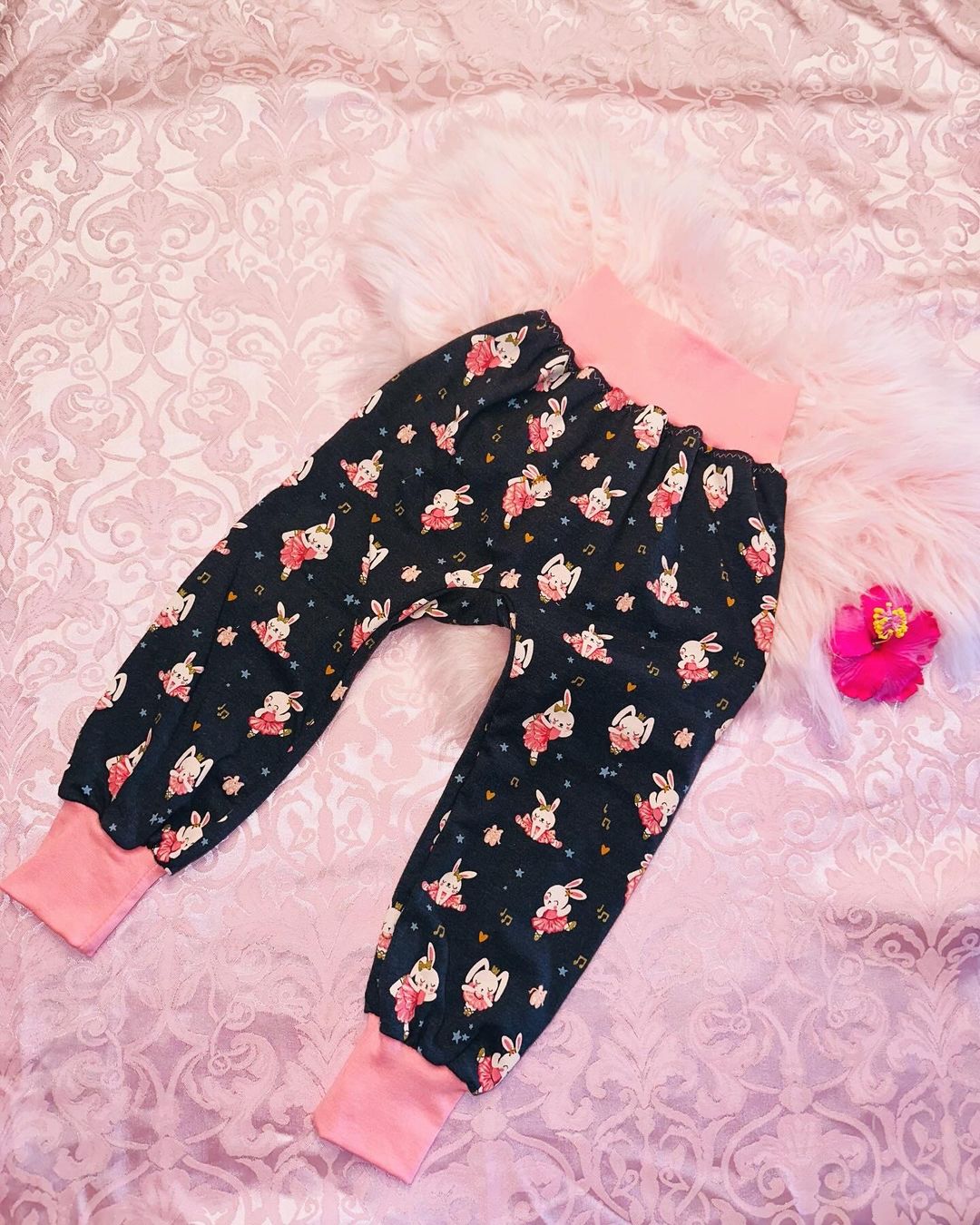 Pantaloni: Pumphose Kinder glitter Häschen 92/98 – Nuovo (secondo la descrizione) da Attiswil venduto da Velvet81 1