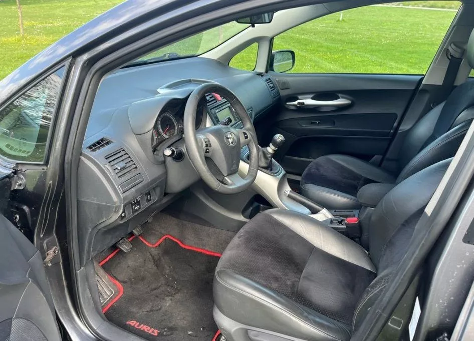 Toyota Automobili: Toyota Auris Bemani 1.8 – Usato da Sargans venduto da nev_wgw5 7