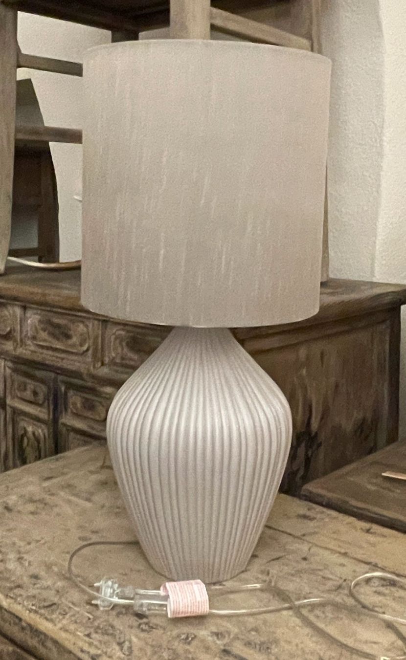 Lampen: Tischlampe mit Keramik-Fuss – Neu (gemäss Beschreibung) aus Chur von elifornico