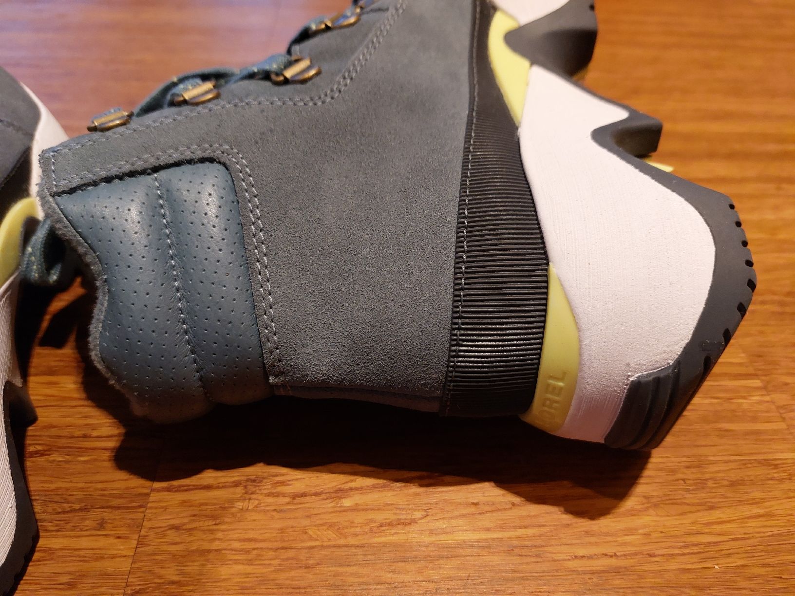 Sorel Scarpe da uomo: NEU Winterschuhe SOREL Kinetic Gr. 38 – Usato da Effretikon venduto da swobdo 2