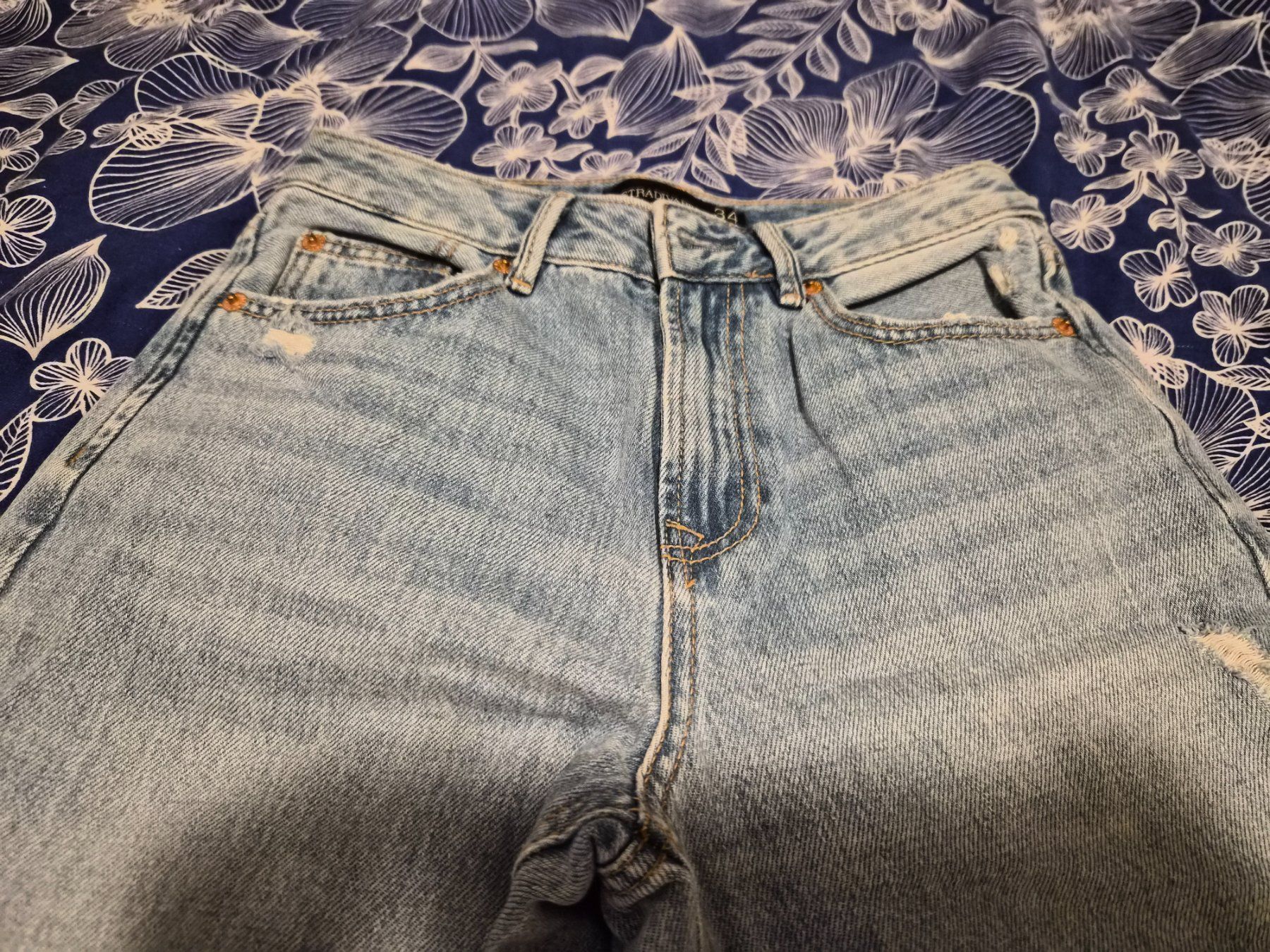 Stradivarius Jeans: Jeanshose stradivarius gr 34   nr17 – Nuovo (secondo la descrizione) da Dietikon venduto da Eleda 1
