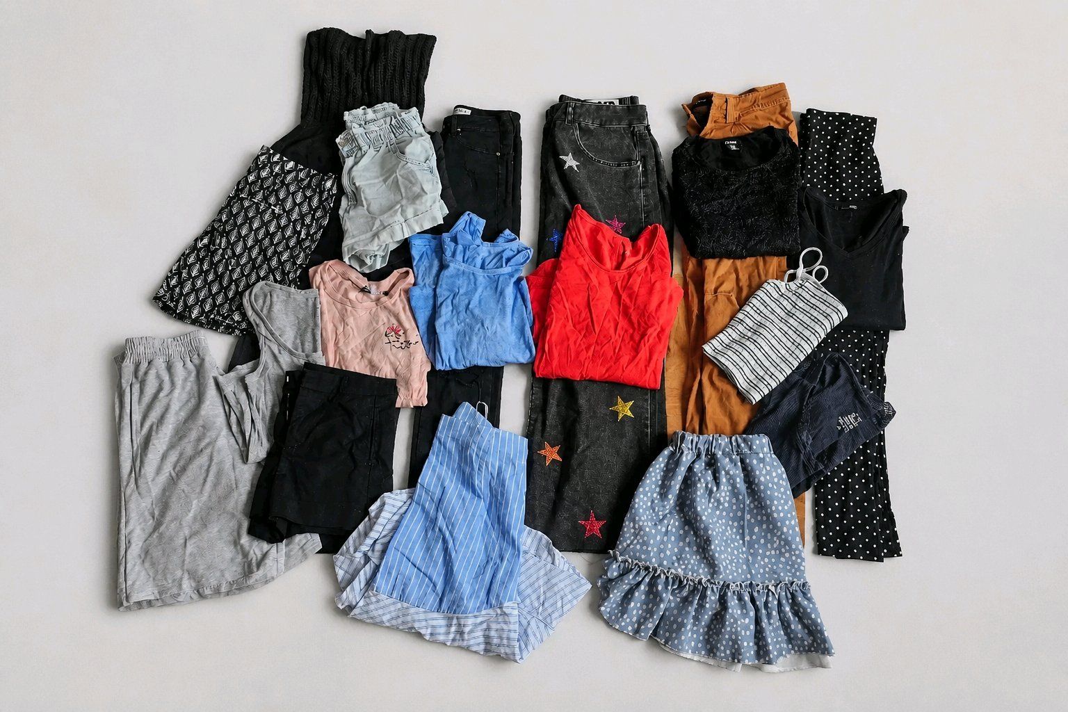 Lots de vêtements: Kleiderpaket Gr. S mit ARC'TERYX, Ragged Priest uvm. – D'occasion à Füllinsdorf par Sunnebliemli7