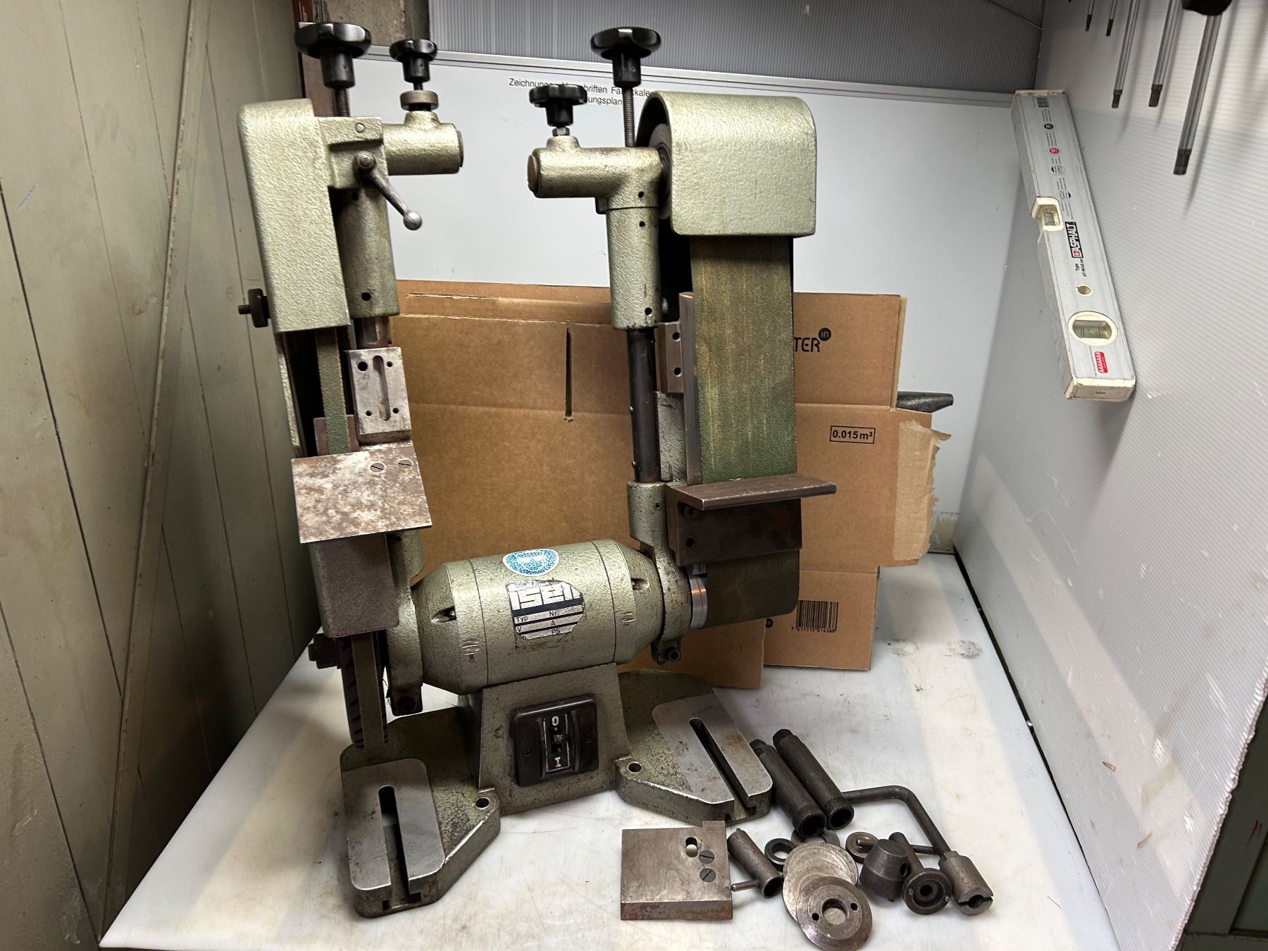 Smerigliatrici & Lucidatrici: Bandschleifmaschine Iseli – Usato da Aarau venduto da Belli49 1