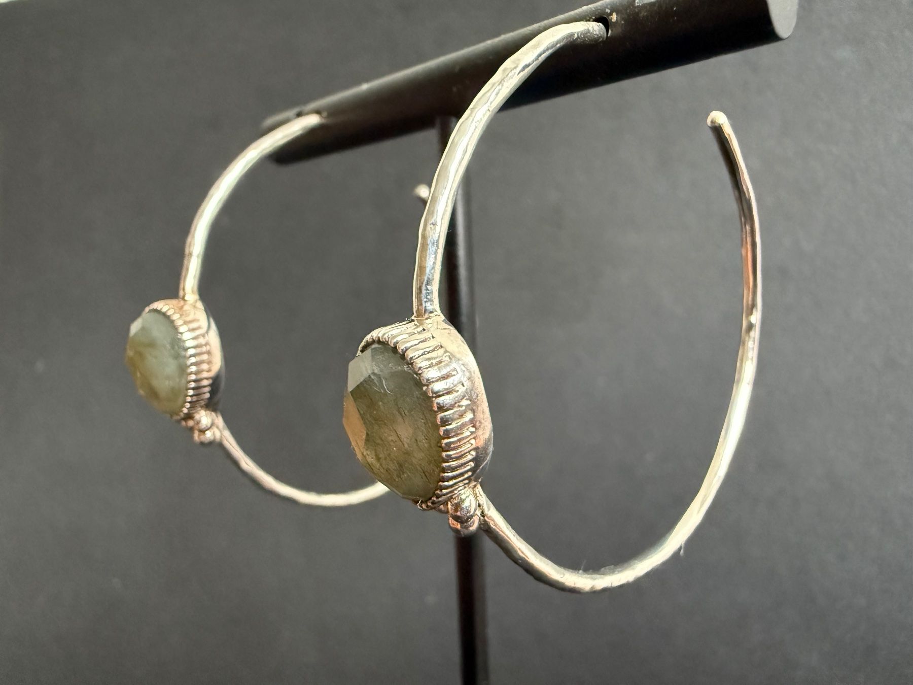 Boucles d'oreille: Silber Ohrringe mit Labradorit 925 – D'occasion à Spiegel b. Bern par Rogger72 1
