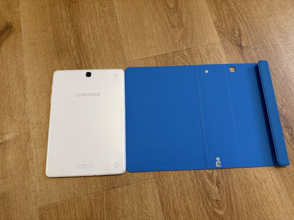 Samsung Tablettes PC: Samsung Galaxy Tab A 9.7 mit Hülle – D'occasion à Wagen par S.Ehrling 1