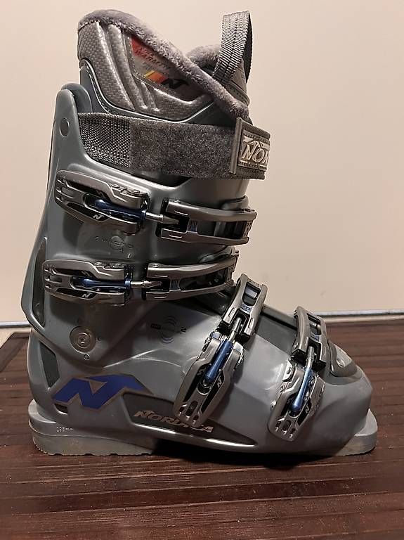 Nordica Scarpe da donna: Nordica Skischuhe – Usato da Bern venduto da JoVee 1
