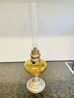 Antike Öllampe / Petroleumlampe mit Glaszylinder