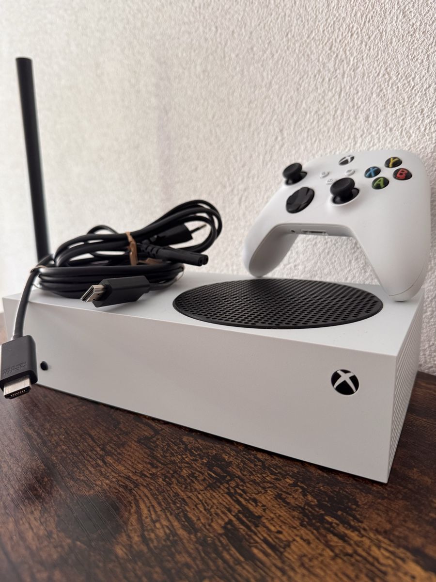 Microsoft Console: Xbox Series S Konsole mit Controller und Kabeln – Nuovo (secondo la descrizione) da Teufen AR venduto da jam_2vrw 1