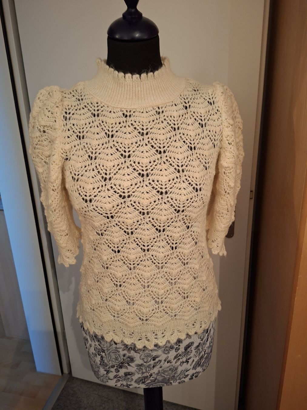 Zara Pullover & Sweatshirts: Damenpullover – Neu (gemäss Beschreibung) aus Altenrhein von theresia11